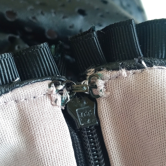 Ivy & Blu Women's Black Cut Out Vegan Leather Wiggle Shift Cap Sleeve Dress 4 - Picture 10 of 15